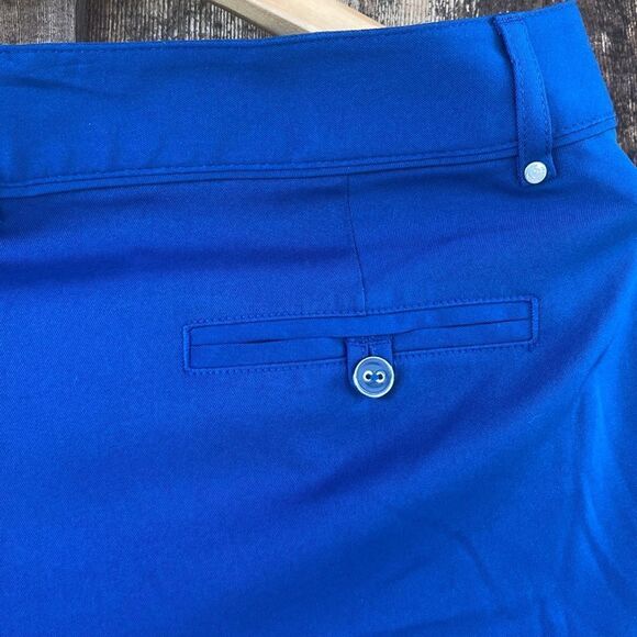 Lady Hagen 7” Essential Shorts in Navy Estate - Picture 4 of 11